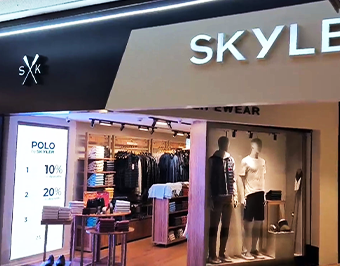 Projeto Mundo de LED: Skyler moderniza vitrine com painéis P2.97 indoor de alta definição