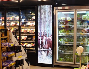 Comunicação digital no varejo: supermercado em Porto Alegre – RS aposta em painel de LED indoor
