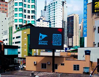 Mundo de LED instala painel de LED P5 em Balneário Camboriú – SC
