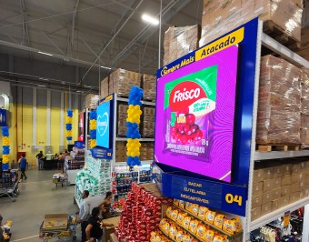 Inovação digital: supermercado no RN ganha painéis de LED indoor P4 em gôndolas