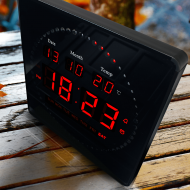 Relógio De Parede Led Digital com Termômetro Alarme e Data 28cm x 28cm