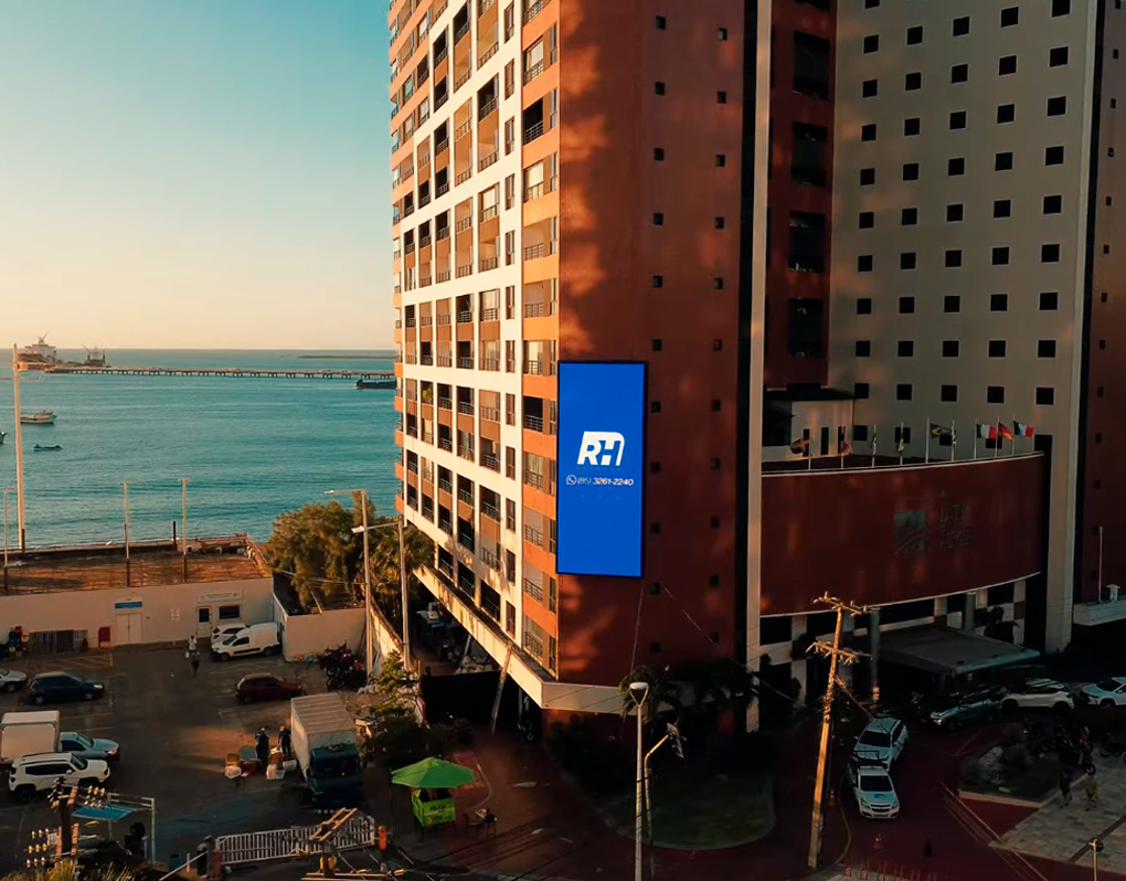  PAINEL DIP COM Mais de 10 METROS de ALTURA Na Beira Mar de Fortaleza