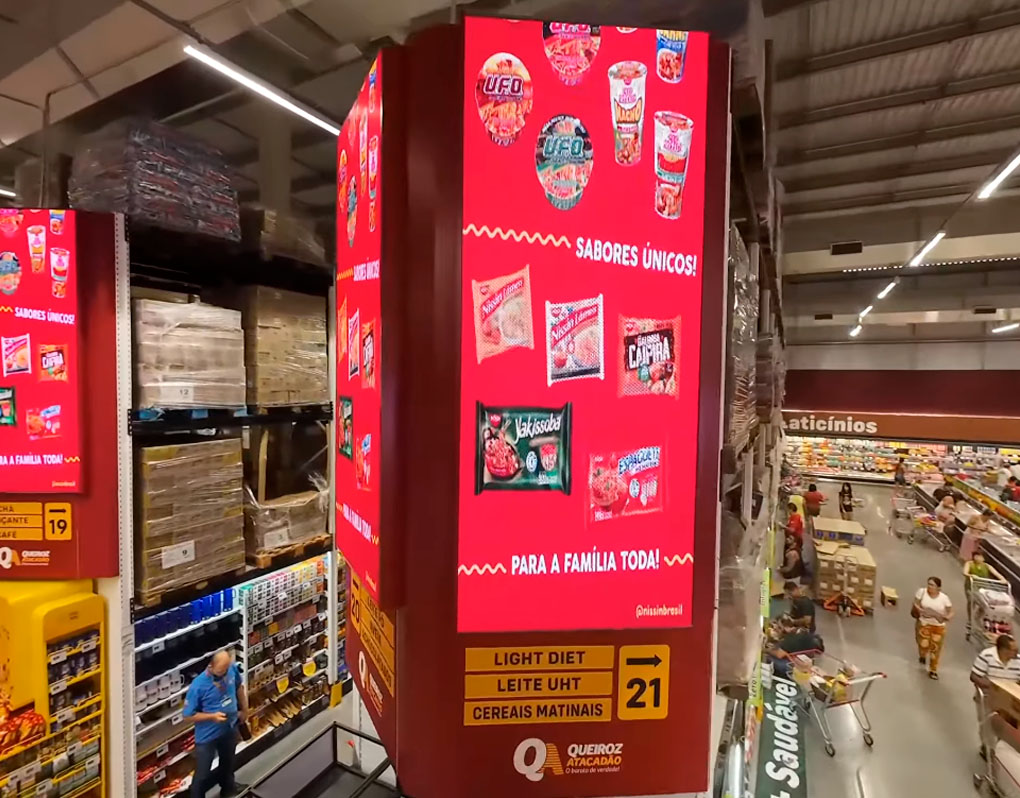 10 gôndolas de LED P2.5, com 200cm x 250cm cada