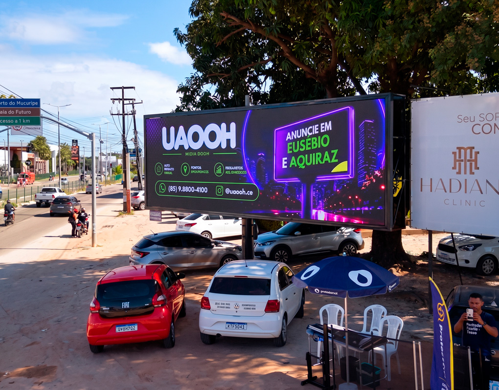 Painel de LED DOOH 9x3m P5 em Avenida de Fortaleza