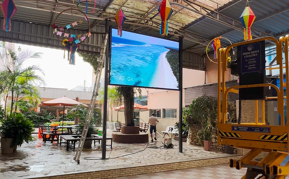 Painel de LED para lateral de campo