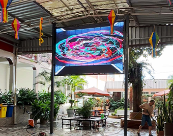 Mundo de LED instala Painel de LED P5 outdoor no Instituto Francisco de Assis em Teixeira de Freitas - Bahia