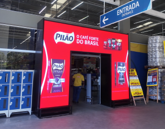 Projeto de Alto Impacto: Portal de LED de 8 m² Eleva Padrão Visual do Varejo em Belém