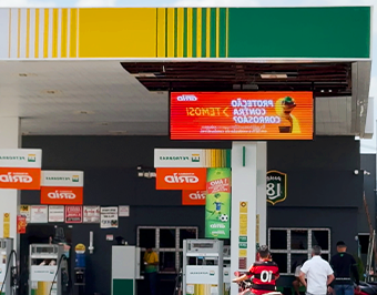 Painel de LED Outdoor P5 - 3m x 1m | Posto de Combustível Jaguaruana - CE