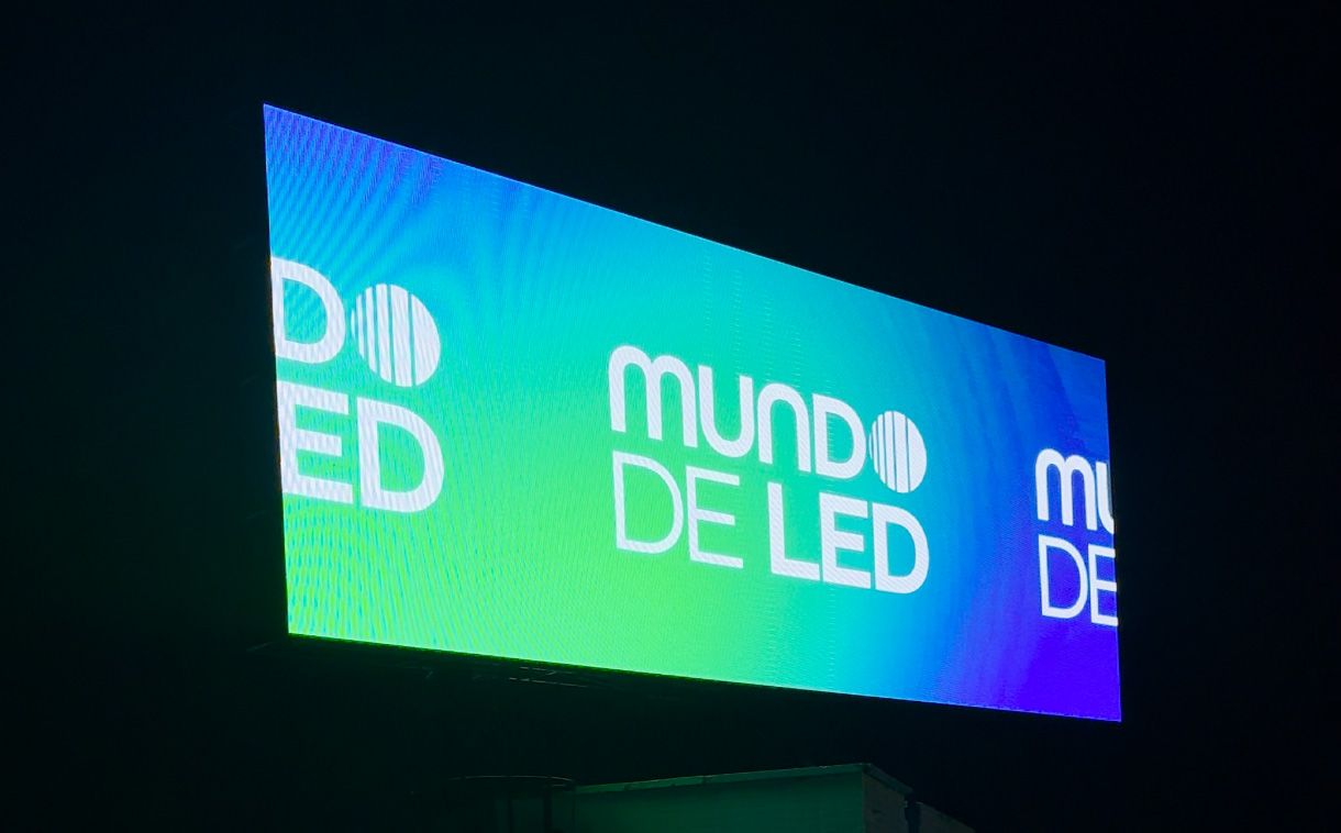 Painel de LED para lateral de campo