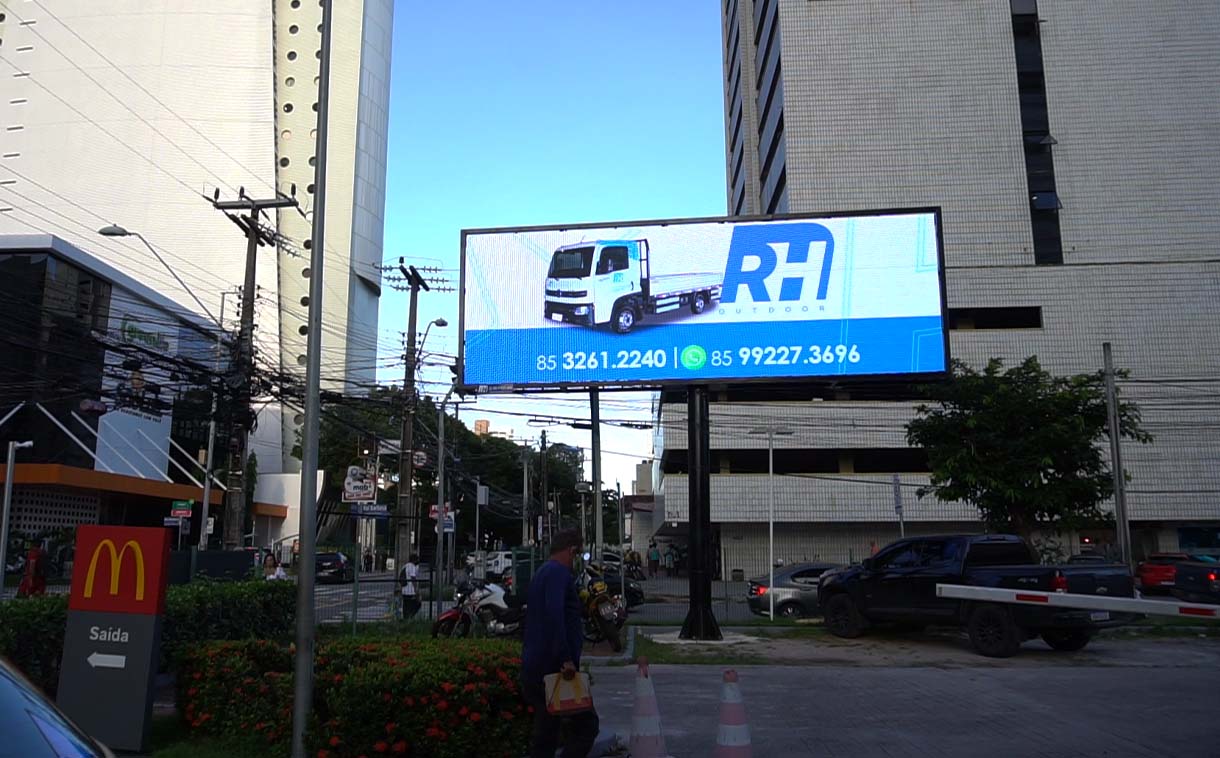 Painel de LED para lateral de campo