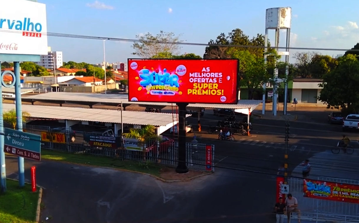Painel de LED para lateral de campo