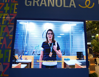 Mundo de LED leva tecnologia e impacto visual para a Feira Bio Brazil com painel de LED de alta definição.