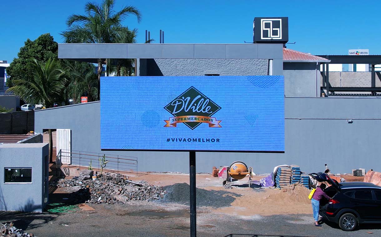 Display de LED outdoor P5 com alta resolução instalado em Uberlândia